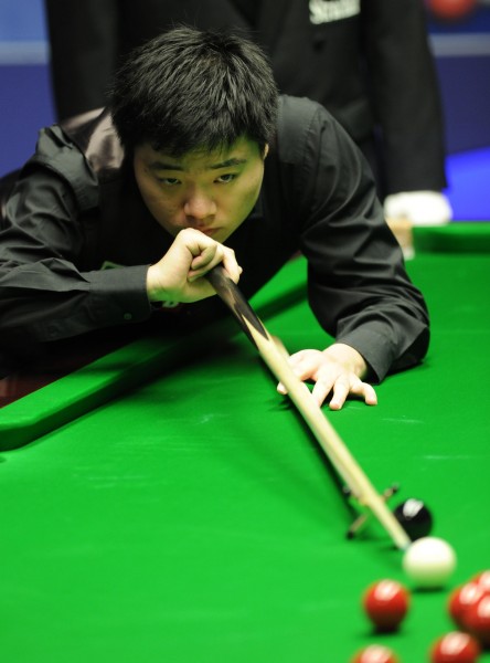 阿尔瓦雷斯 阿尔瓦雷斯